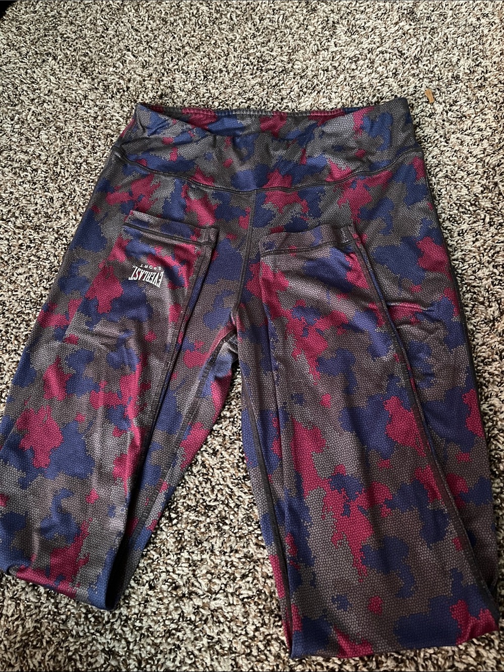 Everlast womens Burgundy & Navy Camo Athletic Capri Leggings